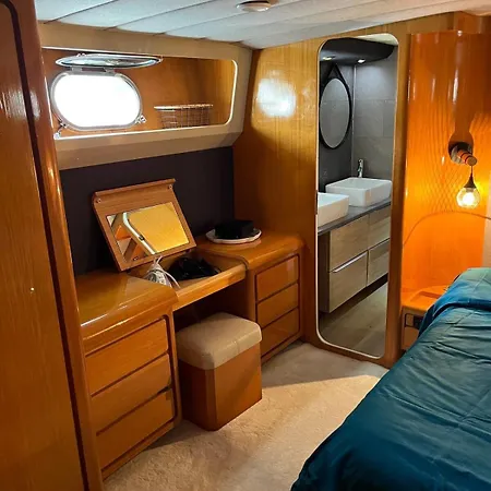 Yacht Aquamarina Vieux Port *