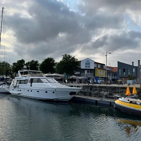 보트호텔 Yacht Aquamarina Vieux Port 라로셸