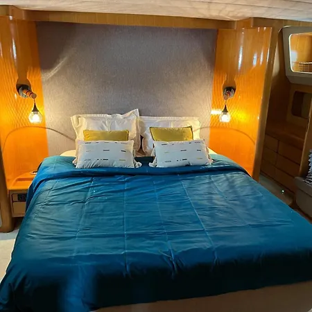 보트호텔 Yacht Aquamarina Vieux Port