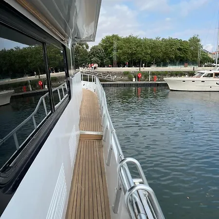 Yacht Aquamarina Vieux Port *