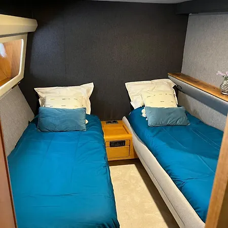 Yacht Aquamarina Vieux Port