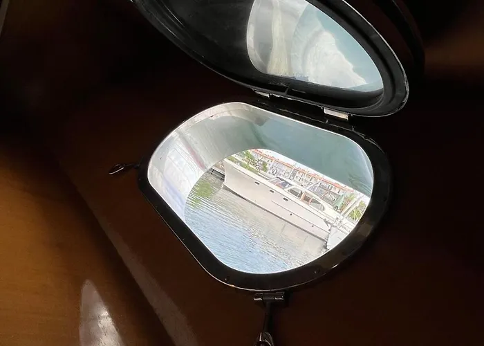 Yacht Aquamarina Vieux Port Λα Ροσέλ