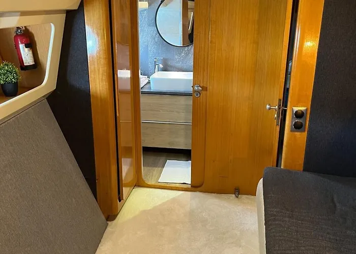 Yacht Aquamarina Vieux Port * Λα Ροσέλ