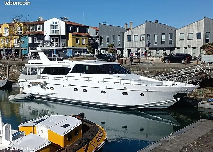 Yacht Aquamarina Vieux Port Πλωτό κατάλυμα *