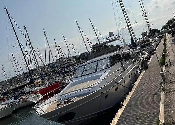 Yacht Aquamarina Vieux Port * Λα Ροσέλ