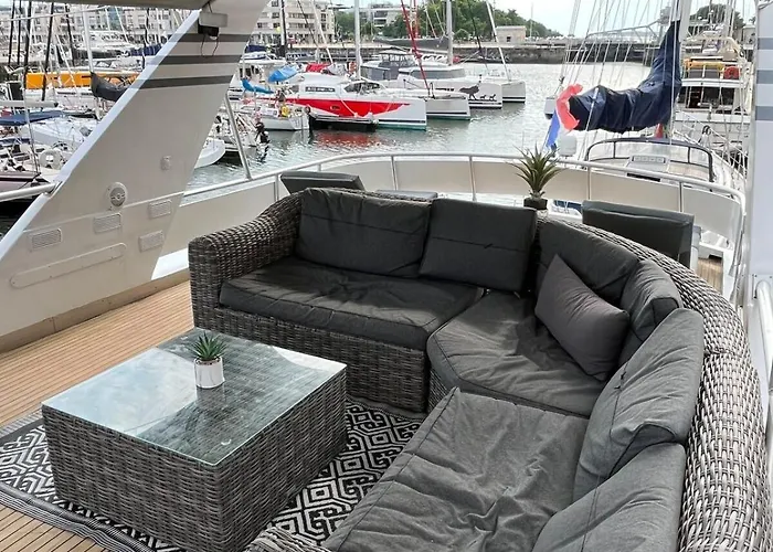 Πλωτό κατάλυμα Yacht Aquamarina Vieux Port *