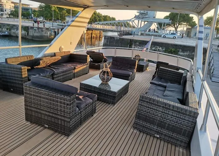 Yacht Aquamarina Vieux Port * Λα Ροσέλ