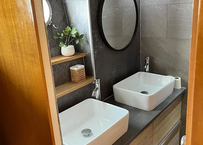 Yacht Aquamarina Vieux Port * Λα Ροσέλ