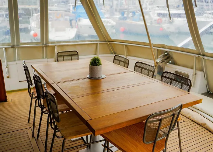 Yacht Aquamarina Vieux Port Λα Ροσέλ